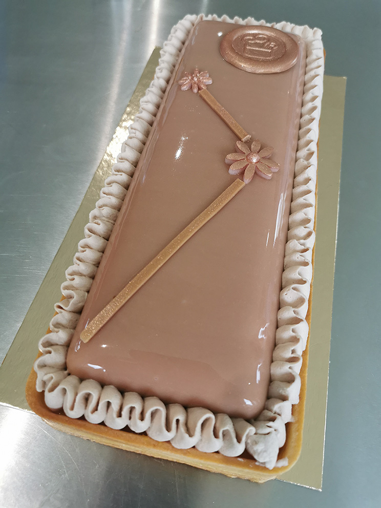 Entremets caramel-yuzu, mangue, spéculoos